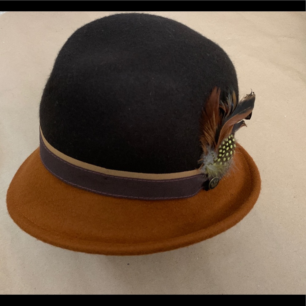 Goorin Bros Wool Felt Brown Feathers Large Hat